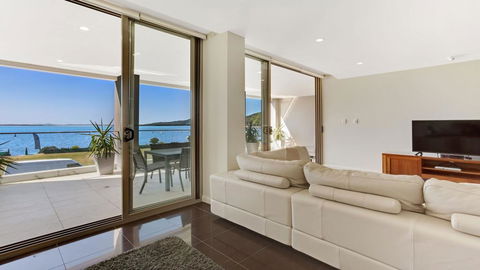 Aura Apartment With Spectacular Views! - Sunshine Coast Guide 0