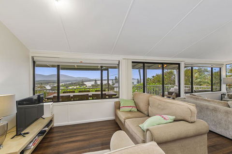 Aurelia, 14 Stewart Street - Sunshine Coast Guide 0