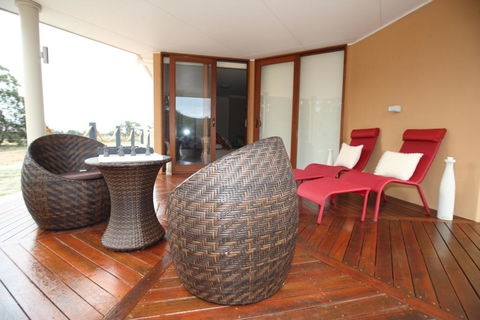 Aurora Cottages Bush Retreat - Sunshine Coast Guide 1