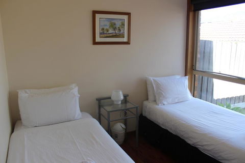 Australian Home Away @ Doncaster Anderson Creek 2 - Sunshine Coast Guide 3