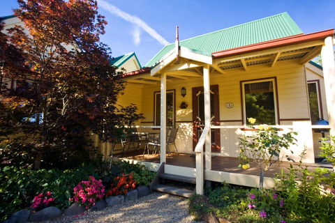 Autumn Abode Cottages - Sunshine Coast Guide 1