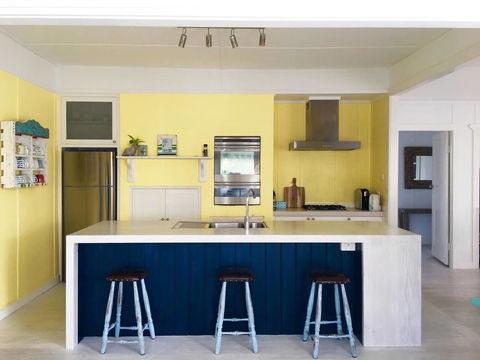 Avalon @Seafarers Beachfront - Sunshine Coast Guide 1