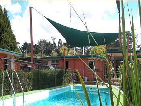 Avenue Motel - Sunshine Coast Guide 2