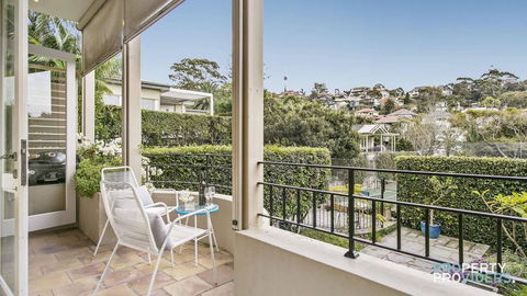 Awaba Aquatic - Footsteps To Balmoral Beach - Sunshine Coast Guide 3