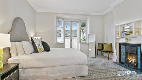 Awaba Aquatic - Footsteps To Balmoral Beach - Sunshine Coast Guide 1