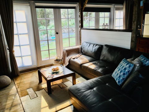 Awesome Barn Gold Coast Hinterland - Sunshine Coast Guide 0