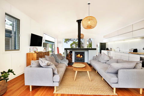 Ayana Beach House - Pet Friendly - Opposite Beach - Sunshine Coast Guide 0