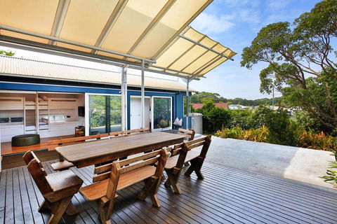 Ayana Beach House - Pet Friendly - Opposite Beach - Sunshine Coast Guide 3