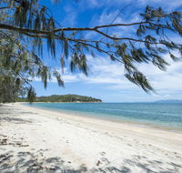 Azure on Geoffrey Bay - Sunshine Coast Guide