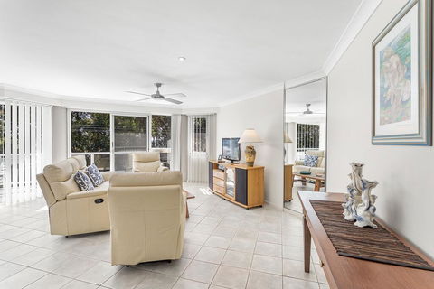 Bagnall Beach Apartments Unit 5-153 Government Rd - Sunshine Coast Guide 1