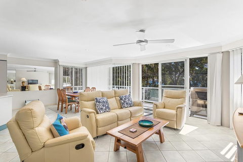 Bagnall Beach Apartments Unit 5-153 Government Rd - Sunshine Coast Guide 0