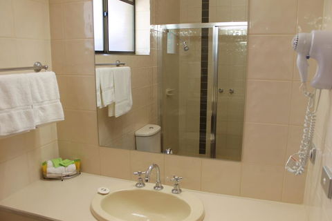 Bakery Hill Motel - Sunshine Coast Guide 3