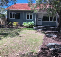 Barefoot Beach Cottage - Busselton - Sunshine Coast Guide