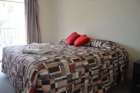 Bathurst Goldfields Motel - Sunshine Coast Guide 1
