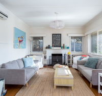 Bay Cottage - Sunshine Coast Guide