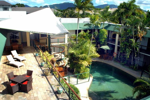 Bay Village Tropical Retreat & Apartments - Sunshine Coast Guide 0