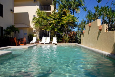 Bay Village Tropical Retreat & Apartments - Sunshine Coast Guide 1