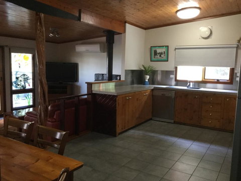 Bayview Boathouse - Sunshine Coast Guide 3