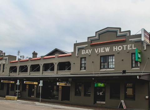 Bayview Hotel - Batemans Bay - Sunshine Coast Guide 0