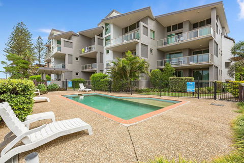 BEACH BLISS LUXURIOUS APARTMENT With POOL - Sunshine Coast Guide 0