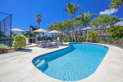 Beach Breakers Resort - Sunshine Coast Guide 0