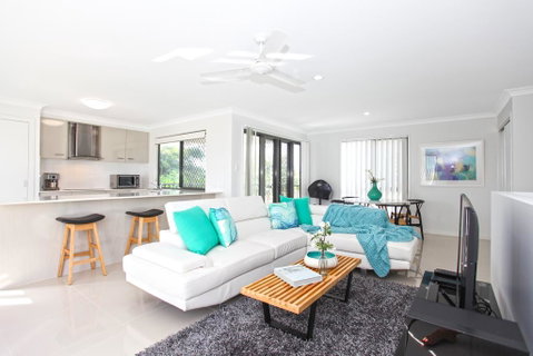 Beach Breeze Holiday House - Sunshine Coast Guide 0