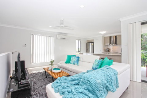 Beach Breeze Holiday House - Sunshine Coast Guide 1