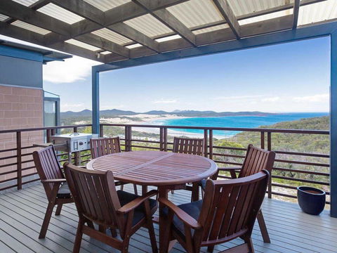 Beach House 7' 26 One Mile Close - Air Conditioned, Wifi, Foxtel, Linen - Sunshine Coast Guide 0