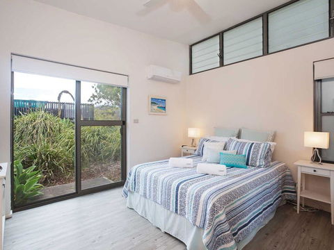 Beach House 7' 26 One Mile Close - Air Conditioned, Wifi, Foxtel, Linen - Sunshine Coast Guide 2