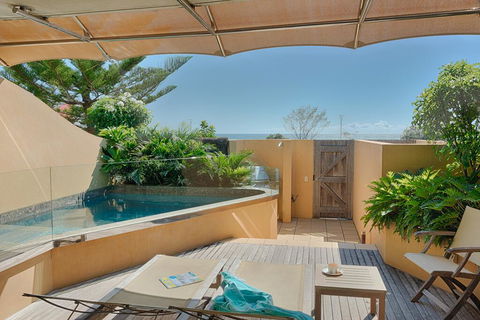 Beach Suites - Sunshine Coast Guide 2