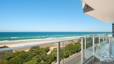 Beachfront Apt Main Beach - Sunshine Coast Guide 0