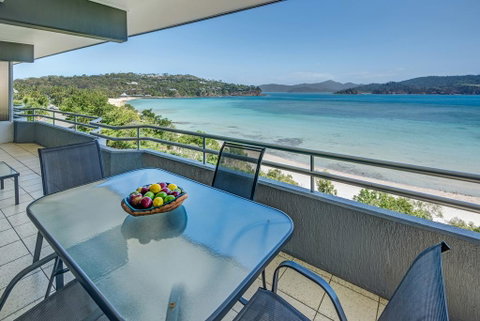 Beachfront Hamilton Island - Sunshine Coast Guide 0
