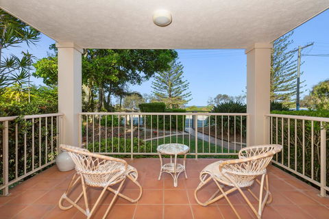 Beachfront On Marine - Sunshine Coast Guide 0