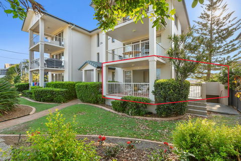 Beachfront On Marine - Sunshine Coast Guide 1