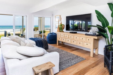 Beachfront Vila Gold Coast - Sunshine Coast Guide 2