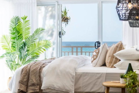 Beachfront Vila Gold Coast - Sunshine Coast Guide 1