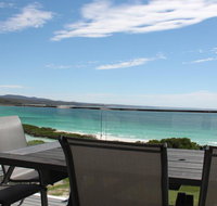 BEACHHOUSE BINALONG Luxury waterfront holiday house at Bay of Fires - Sunshine Coast Guide