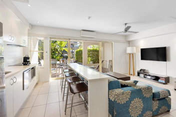 Resort Style Escape On Hastings Street with Sunshine Coast Guide