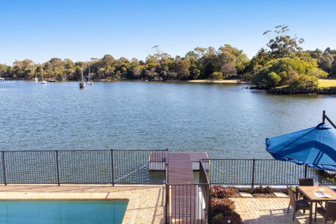 Riverfront With Jetty, Ideal For Families - Sunshine Coast Guide 1