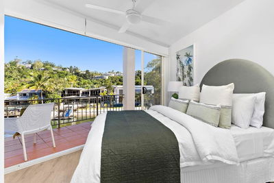 Riverfront 2 Bedroom Penthouse, steps from Hastings Street - by Stay Noosa