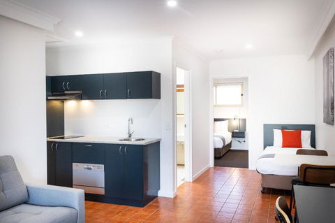 River Motel - Sunshine Coast Guide 3