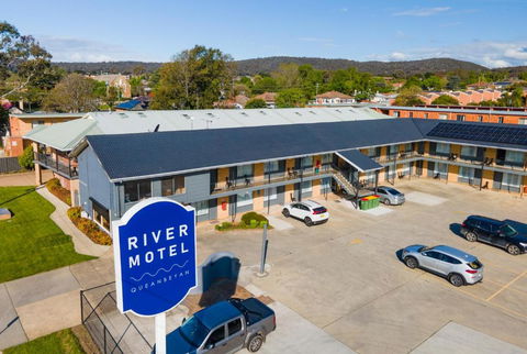 River Motel - Sunshine Coast Guide 0