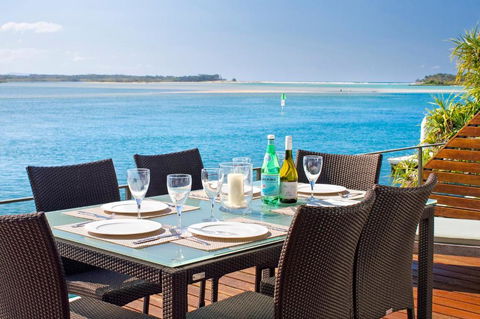 Riverfront Apartment, Perfect Location - Sunshine Coast Guide 0