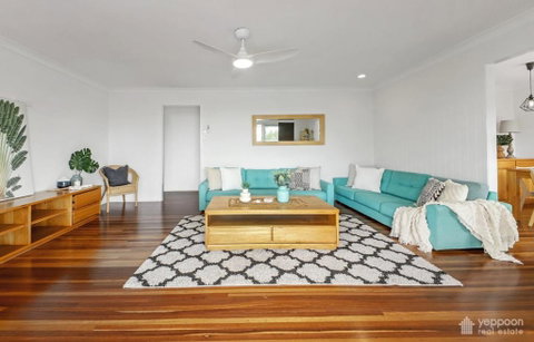 RELAX @48 CLOSE TO BEACH Sleeps 7 - Sunshine Coast Guide 3