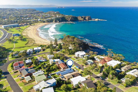 Relax And Reconnect At MaluaBay - Sunshine Coast Guide 0