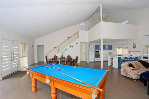 Relax At Falcon By The Bay - Sunshine Coast Guide 0
