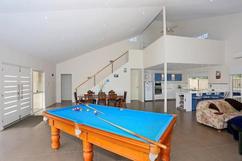 Relax At Falcon By The Bay - Sunshine Coast Guide 1