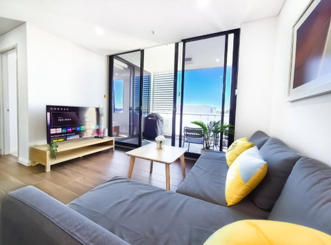 Relaxing 1BR W Pools & SPA, Gym In Olympic Park - Sunshine Coast Guide 3