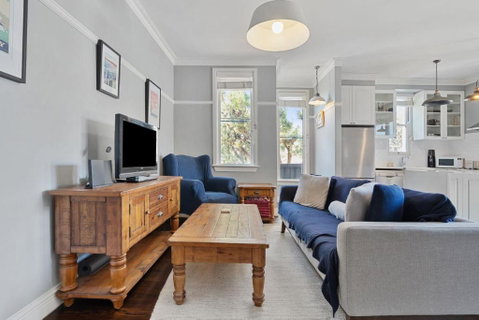 Relaxing Retreat On Earle St, Cremorne Near Attractions - Sunshine Coast Guide 1
