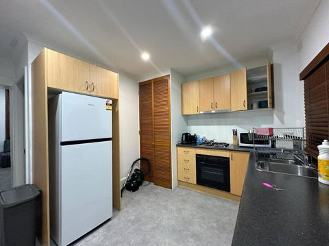 Remarkable 2 Bedroom House At The Centre Of Darlinghurst - Sunshine Coast Guide 3